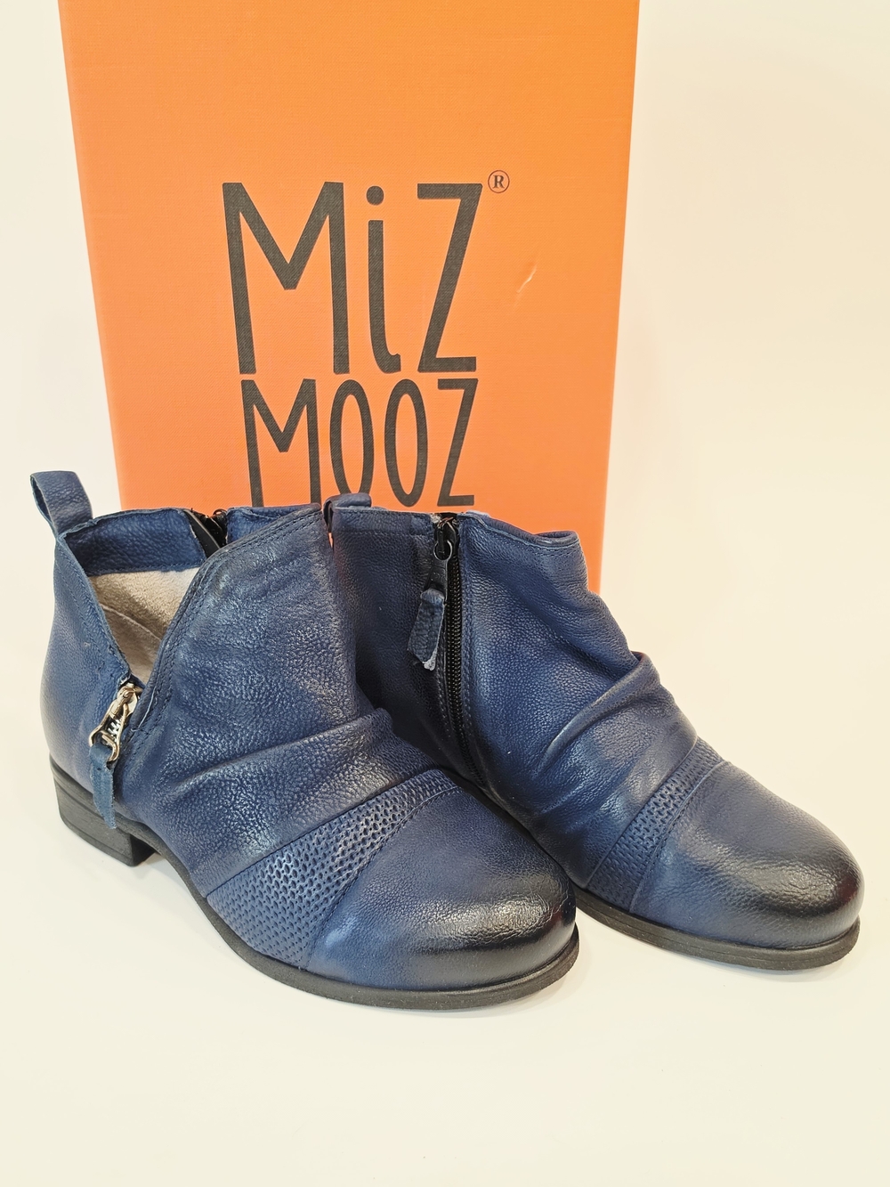 MiZ MooZ Slinky Women's Navy Leather Ankle Boots Wide Size EU 36 US 5.5-6